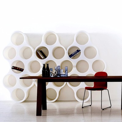 現(xiàn)代家居的藝術(shù)收納 從鏤空休閑椅到云朵書(shū)架的設(shè)計(jì)美學(xué)